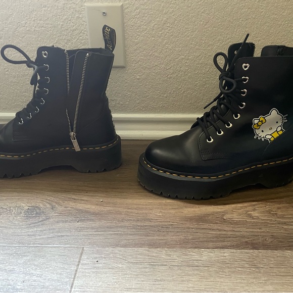 Hello Kitty Doc Martens - Picture 3 of 3
